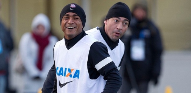 jorge-henrique-e-chicao-em-treino-descontraido-em-kariya-na-segunda-1355156646539_615x300
