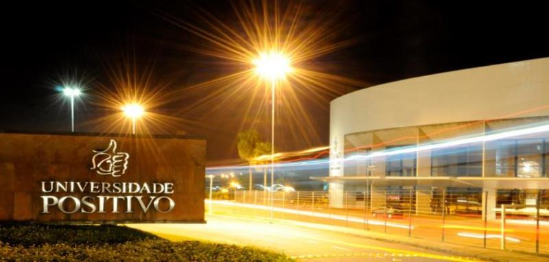 Hoje. As árvores continuam...