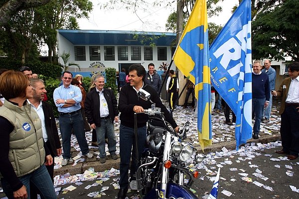 Beto Richa e sua Harley-Davidson. Foto de Hedeson Alves/Gazeta do Povo
