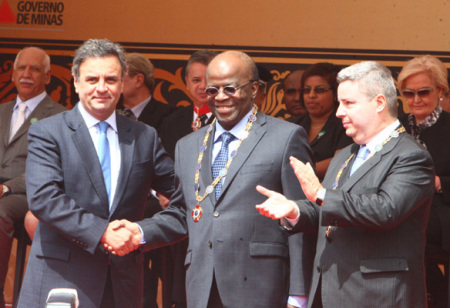 O ex-governador das Minas Gerais, Aécio Neves (PSDB), senador que pretende ser presidente do Brasil, o Ministro do STF, Joaquim Barbosa, e o atual governador tucano, Antônio Anastasia