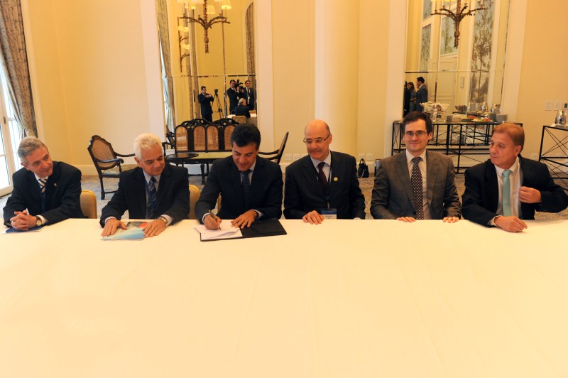 Gov. Beto Richa assina protocolo de intenções com Microsoft