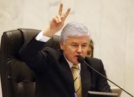 Rossoni quer os dois deputados fora da disputa ao TC