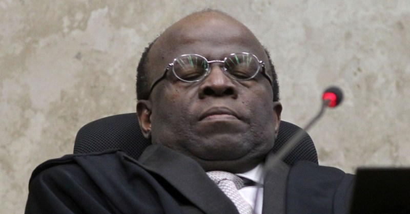 joaquim-barbosa-stf-dorme