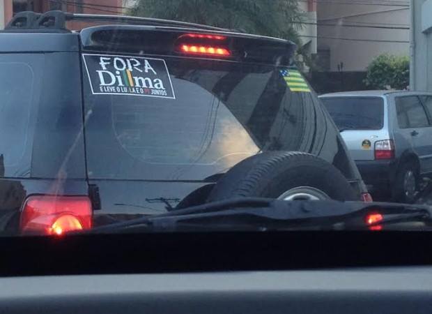 Automóveis por todo o país de mais de R$ 100 mil destilam todo o seu ódio ao PT, à Dilma e ao Lula