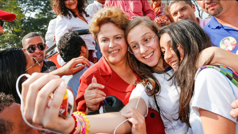 Os jovens estão estudando mais e se informando sobre o quanto o Brasil melhorou com Lula e Dilma