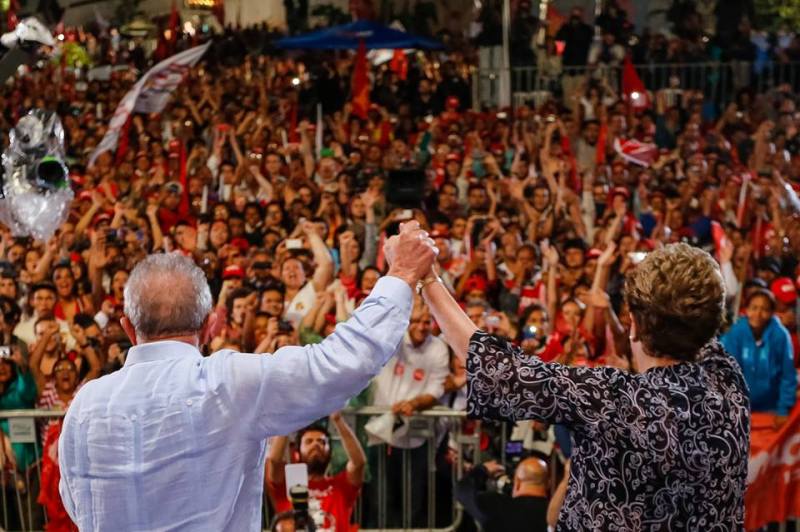 10371908_780319098688350_8258157911193698555_n