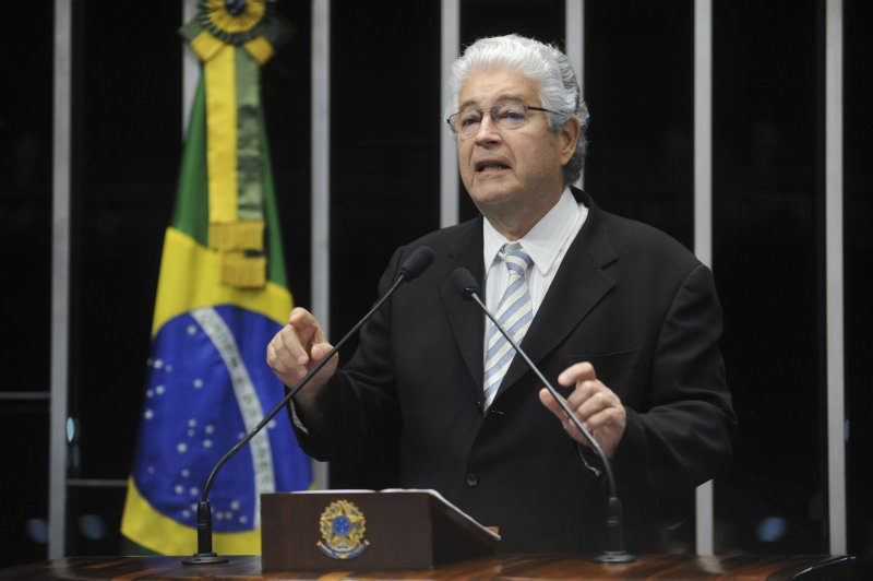 A Lei 13.188/2015 do direito de resposta é de autoria do senador Roberto Requião (PMDB-PR)